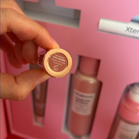 M Co Beauty Lot of makeup skincare set - Picture 2 of 7